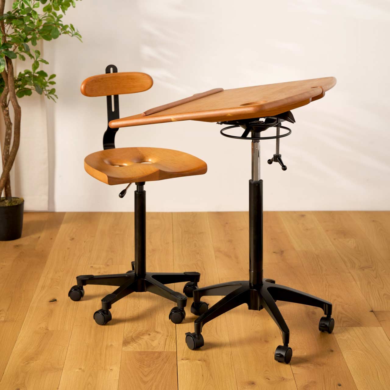 Owl Standing Desk