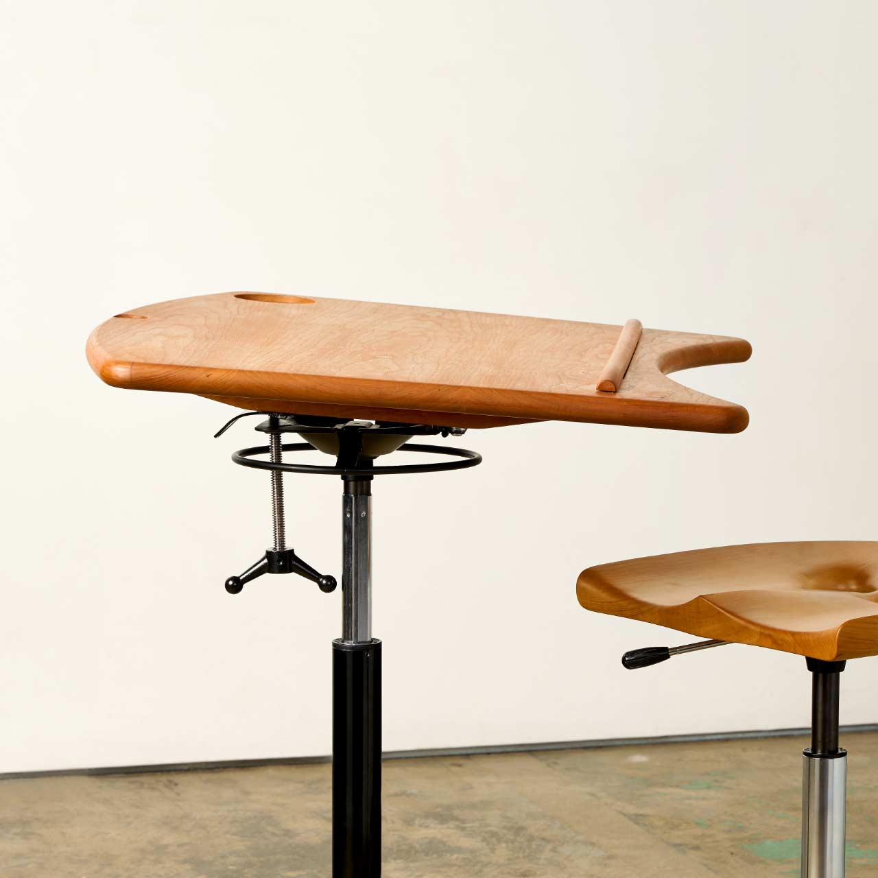 Owl Standing Desk